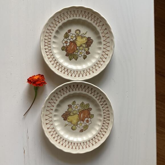 Vintage Vernon Ware by Metlox 6.5” Dessert Plates, Set of 2 - Picture 7 of 11
